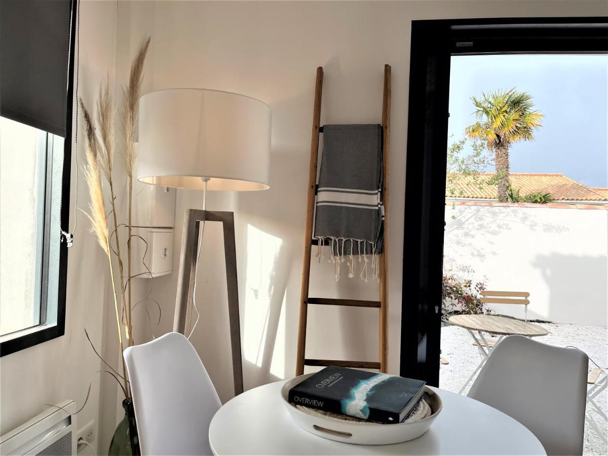 Maisonnette A Proximite Plage Et Port De St-Martin 圣马丹德雷 外观 照片